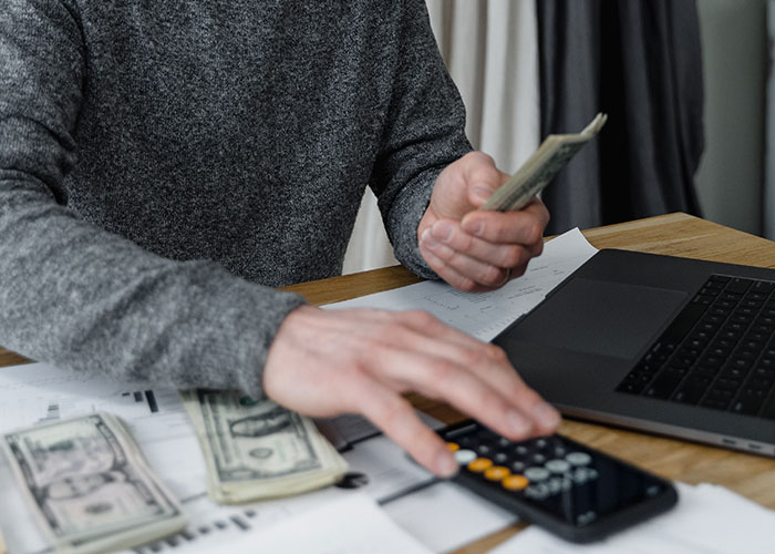 "5k? Not A Massive Difference, Then”: Boss Shames Worker For Quitting, Doesn’t Give Counteroffer "5k? Not A Massive Difference, Then”: Boss Shames Worker For Quitting, Doesn’t Give Counteroffer