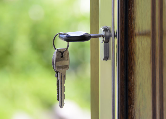 Landlord Keeps Entering Apartment Pretending To Fix Things And Covering Cameras, Tenant Calls Cops Landlord Keeps Entering Apartment Pretending To Fix Things And Covering Cameras, Tenant Calls Cops