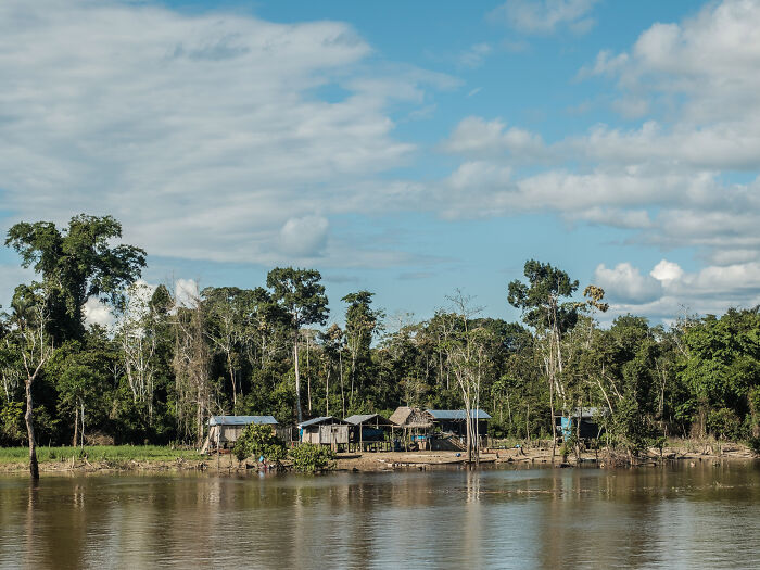 A small community on the shore of the Amazon River