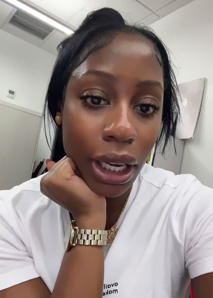 "After A Certain Age": Woman Calls Out Other Women Who Go Out With No Makeup On "After A Certain Age": Woman Calls Out Other Women Who Go Out With No Makeup On