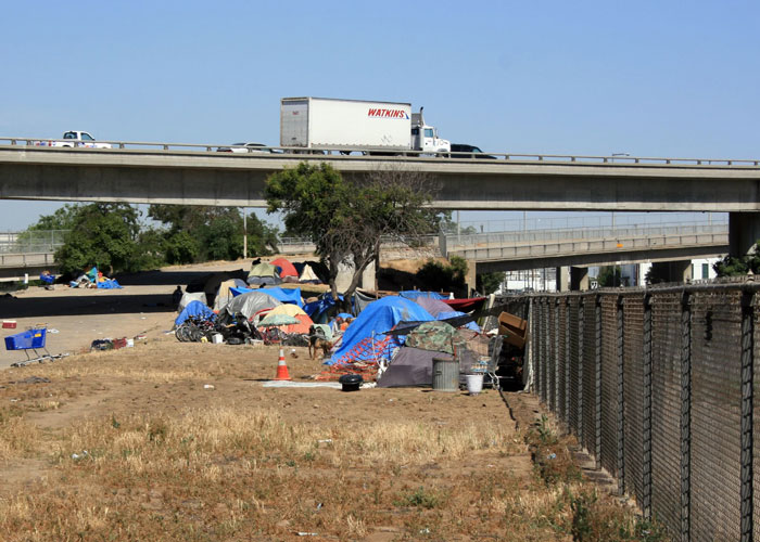 Man Takes In Homeless Brother Against Wife’s Wishes, She Leaves Him To Deal With Lice Alone Man Takes In Homeless Brother Against Wife’s Wishes, She Leaves Him To Deal With Lice Alone