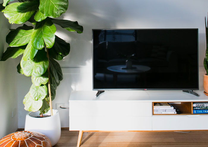 Guy Thinks He's Entitled To Neighbor's TV, Regrets It Guy Thinks He's Entitled To Neighbor's TV, Regrets It