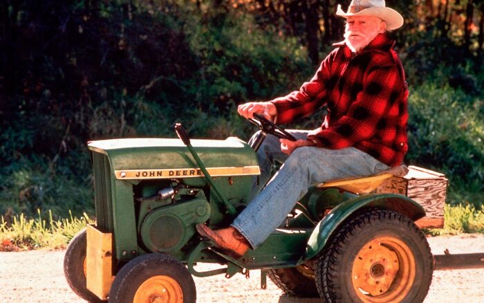 In 1994, A 73-Year-Old Man Who Was ‘Too Blind’ To Get A Driver's License Drove 240 Miles From Northwestern Iowa To Southwestern Wisconsin, On A 1966 John Deere Lawnmower To Visit His Brother, Who Recently Had A Stroke
