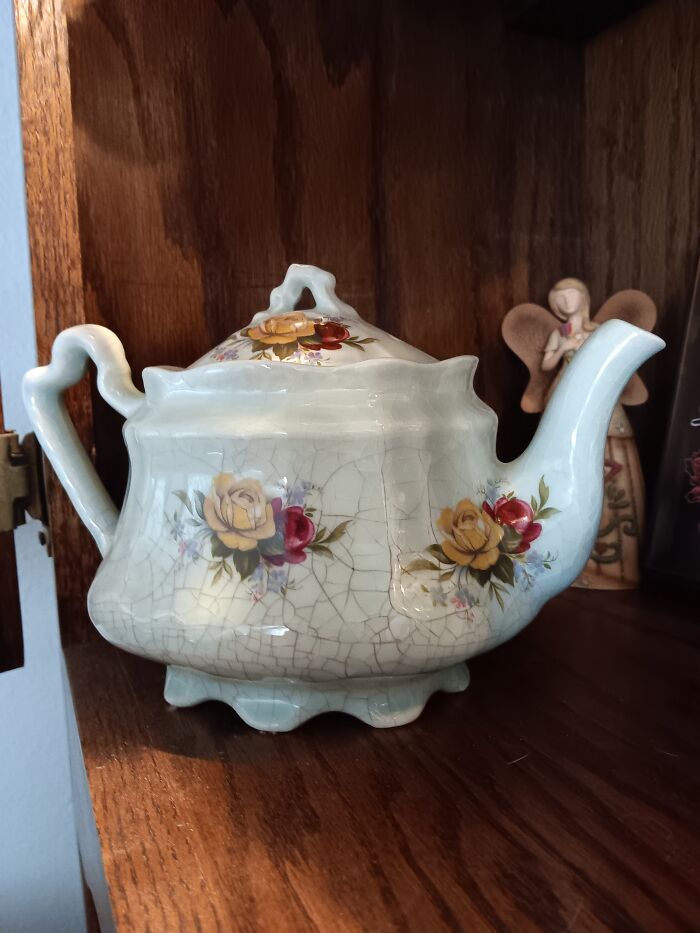 English Tea Pot. This Came Over From England When My Nana Immigrated After Ww2 After Marrying An American