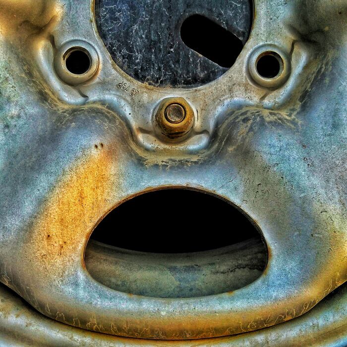 An image of an object that looks like it's scared or surprised