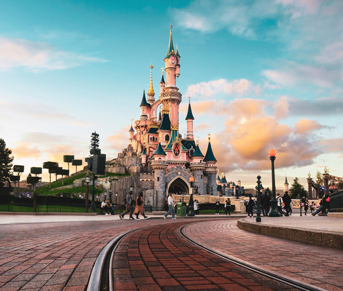 Angry Dad Shares What He Spent On Disneyland, Warns Others To Never Go