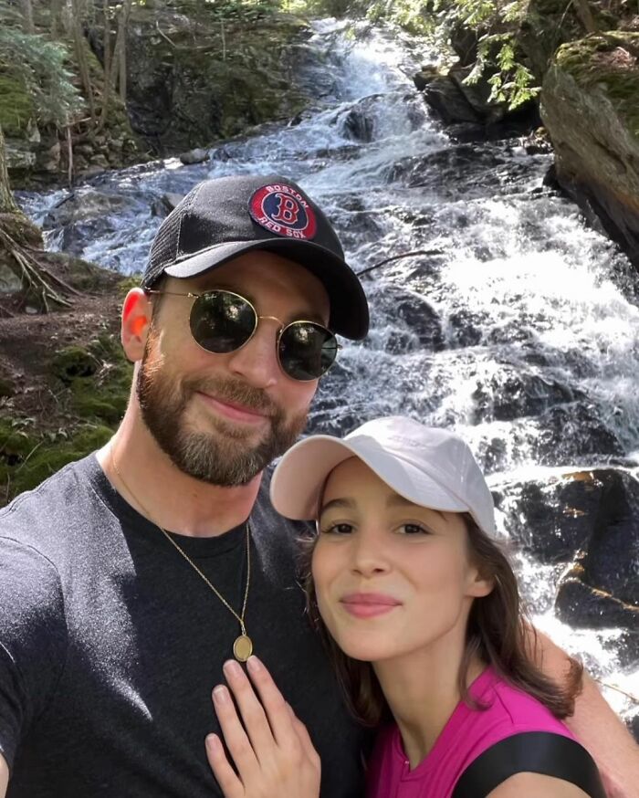 Chris Evans Surprises Fans After Reportedly Marrying Portuguese Actress Alba Baptista Chris Evans Surprises Fans After Reportedly Marrying Portuguese Actress Alba Baptista