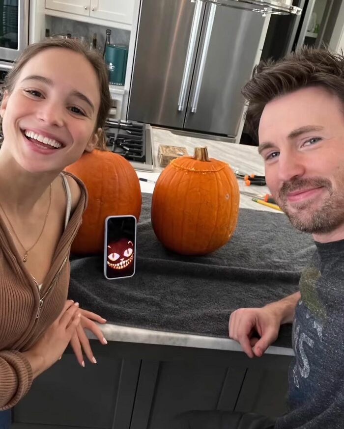 Chris Evans Surprises Fans After Reportedly Marrying Portuguese Actress Alba Baptista Chris Evans Surprises Fans After Reportedly Marrying Portuguese Actress Alba Baptista