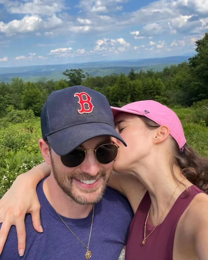 Chris Evans Surprises Fans After Reportedly Marrying Portuguese Actress Alba Baptista Chris Evans Surprises Fans After Reportedly Marrying Portuguese Actress Alba Baptista