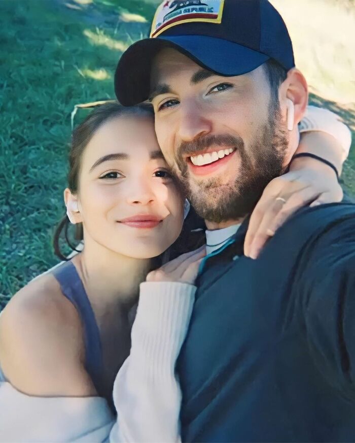 Chris Evans Surprises Fans After Reportedly Marrying Portuguese Actress Alba Baptista Chris Evans Surprises Fans After Reportedly Marrying Portuguese Actress Alba Baptista