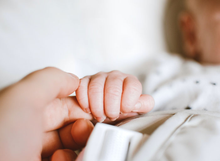 Man Takes In Homeless Brother Against Wife’s Wishes, She Leaves Him To Deal With Lice Alone Man Takes In Homeless Brother Against Wife’s Wishes, She Leaves Him To Deal With Lice Alone