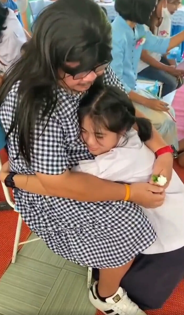 “I’m Not Ashamed Because I Love My Child”: Dad Wears Dress To Mother’s Day Event