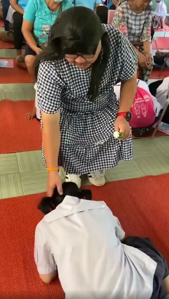 “I’m Not Ashamed Because I Love My Child”: Dad Wears Dress To Mother’s Day Event