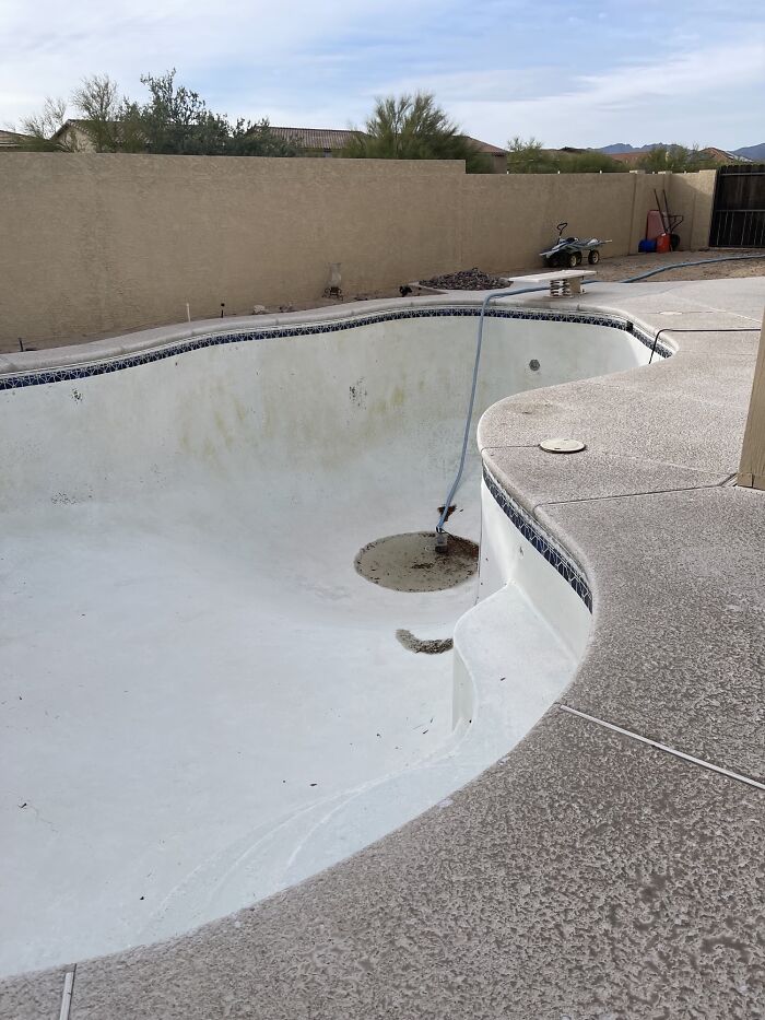  While My Family With Young Kids Were Staying At This Airbnb, An Old Man Walked Into The Backyard And Started Draining The Pool