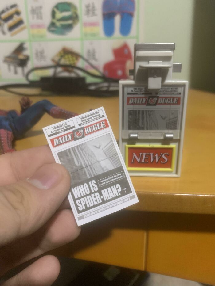 This Newspaper Box From An Old Spider-Man Toy Playset Actually Has Mini Newspapers Inside