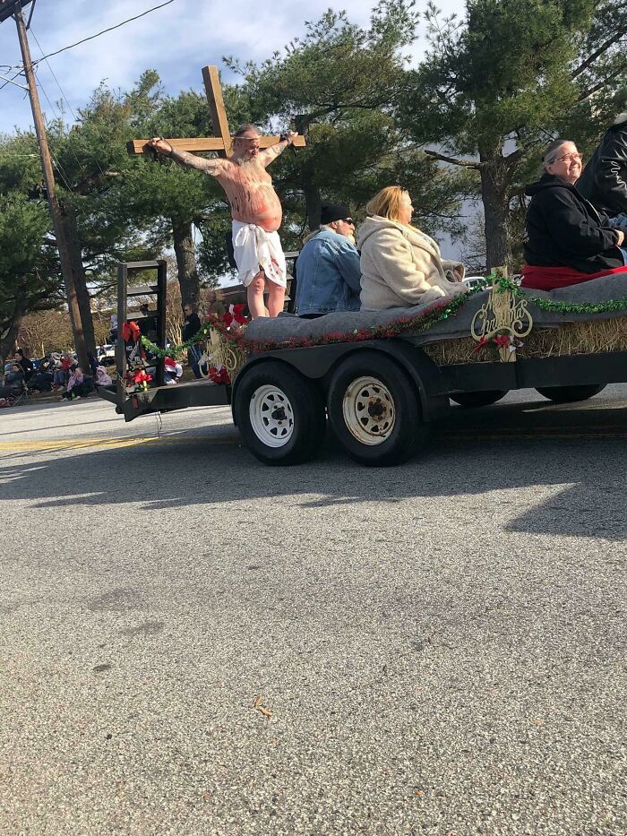 This Christmas Parade Float Near My Hometown