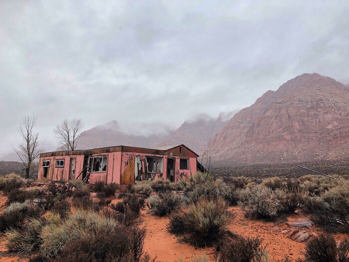 Abandoned House In The Desert Of Utah