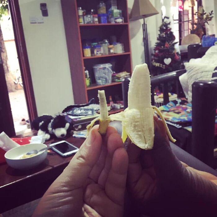 My Friend Just Found The Smallest Yet (Functionally Still Valid) Banana Near Her Home In Uganda