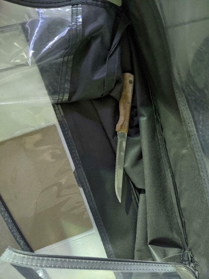 Got An Awesome Comforter At A Secondhand Shop. It Even Came With A Free Knife!