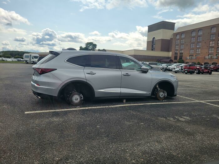 Thieves Took All 4 Tires From This Vehicle At The Hotel My Wife Works At