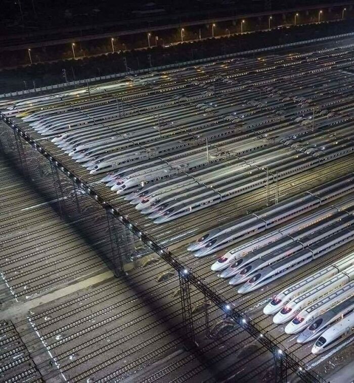 High-Speed Trains, Nanjing Station, China🇨🇳