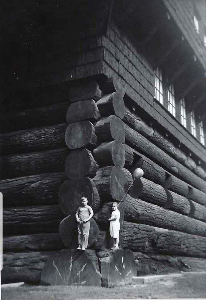 To Big To Be Real. “World’s Largest Log Cabin”. Portland, Oregon, 1938. Built In 1905, Burned Down In 1964