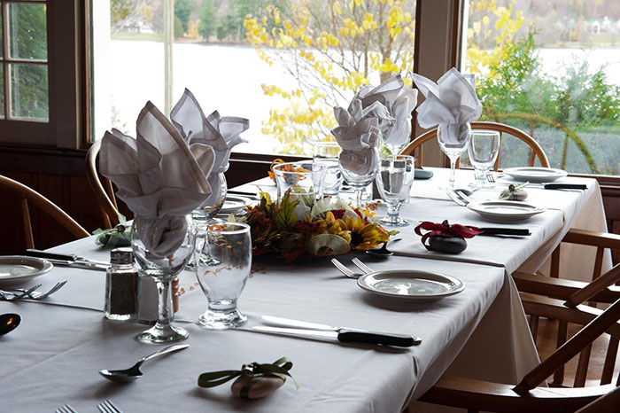 Woman 'Fixes' Best Man's Problem Of Being Served Potatoes, Simply Grabs Them Off His Plate Woman 'Fixes' Best Man's Problem Of Being Served Potatoes, Simply Grabs Them Off His Plate