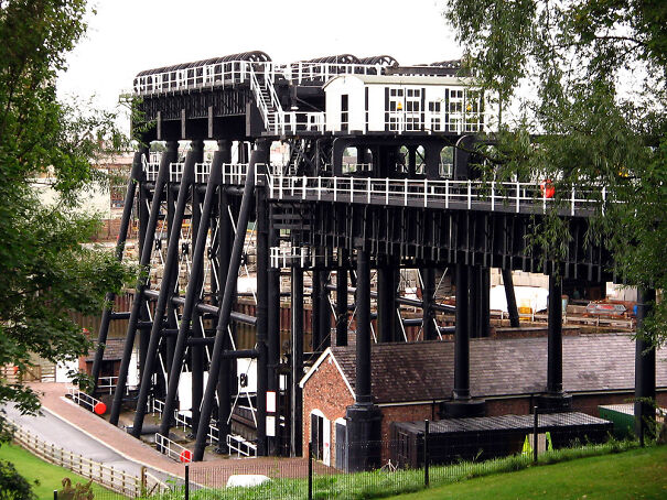 Anderton_Boat_Lift_2-6509b3d74e7f7.jpg