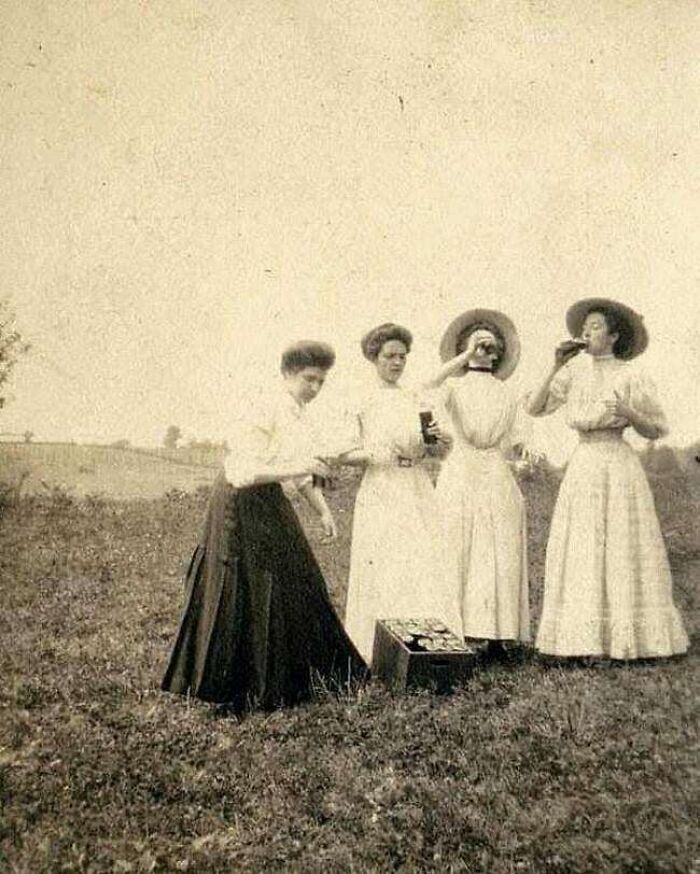 Teachers On Spring Break. 1910
