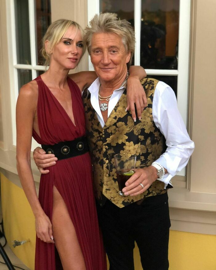 “Innocent Before Guilty”: Fans React To Sexual Harassment Accusations Against Russell Brand “Innocent Before Guilty”: Fans React To Sexual Harassment Accusations Against Russell Brand