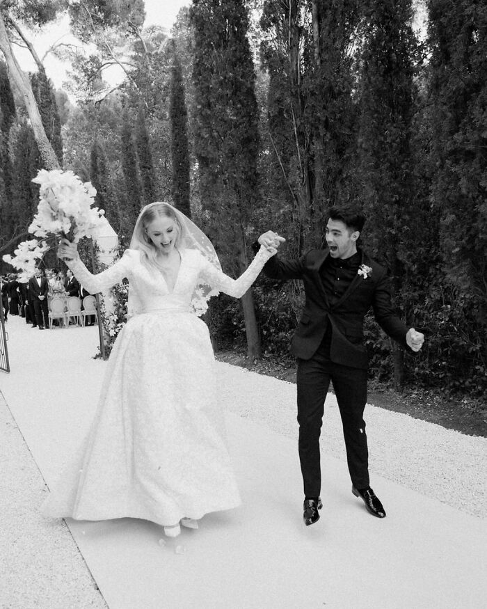 Joe Jonas Files Divorce Papers, Describes Marriage With Sophie Turner As "Irretrievably Broken" Joe Jonas Files Divorce Papers, Describes Marriage With Sophie Turner As "Irretrievably Broken"