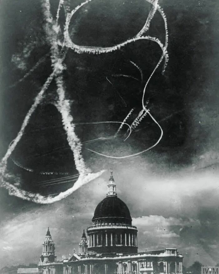 German And British Pilots Engaged In A Dogfight Above St Paul's Cathedral During The Battle Of Britain, London, 1940, World War II