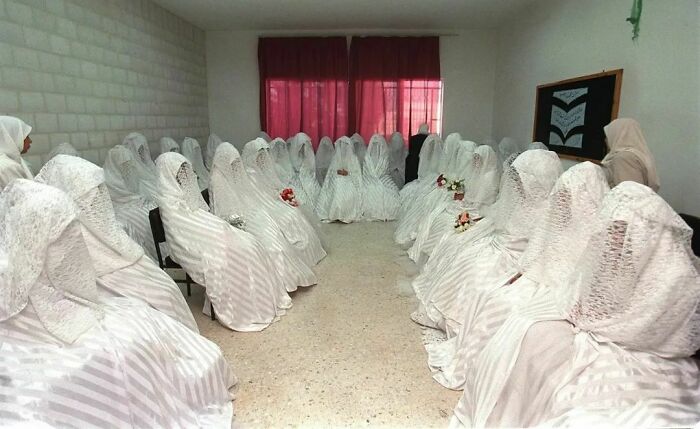 Jordanian Brides Wearing Full-Face Veils Seen Waiting Patiently For Their Mass Wedding Ceremony 