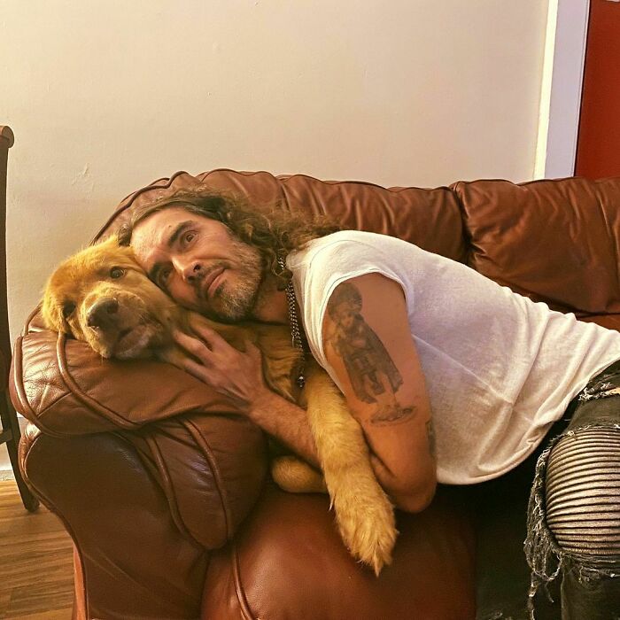 “Innocent Before Guilty”: Fans React To Sexual Harassment Accusations Against Russell Brand “Innocent Before Guilty”: Fans React To Sexual Harassment Accusations Against Russell Brand