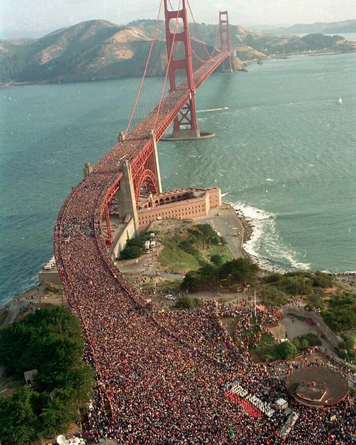 In May 1987, An Estimated 800,000 People Gathered For The 50th Anniversary Of The Golden Gate Bridge. Event Organizers Had Expected A Crowd Of 80,000