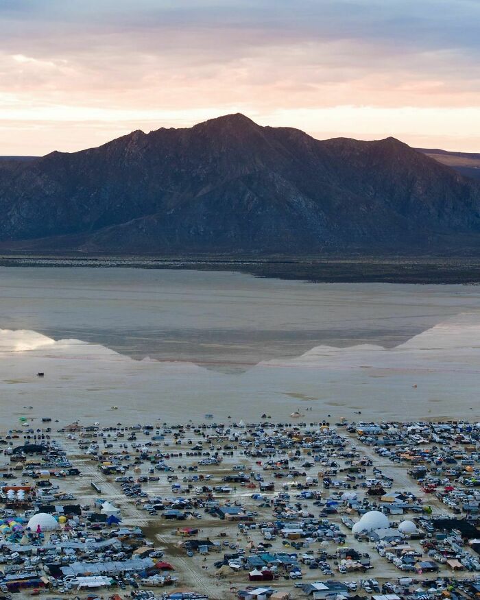 “It Was Pure Hell”: People Share Distressing Photos Of How Legendary Burning Man Turned Into A Fiasco “It Was Pure Hell”: People Share Distressing Photos Of How Legendary Burning Man Turned Into A Fiasco