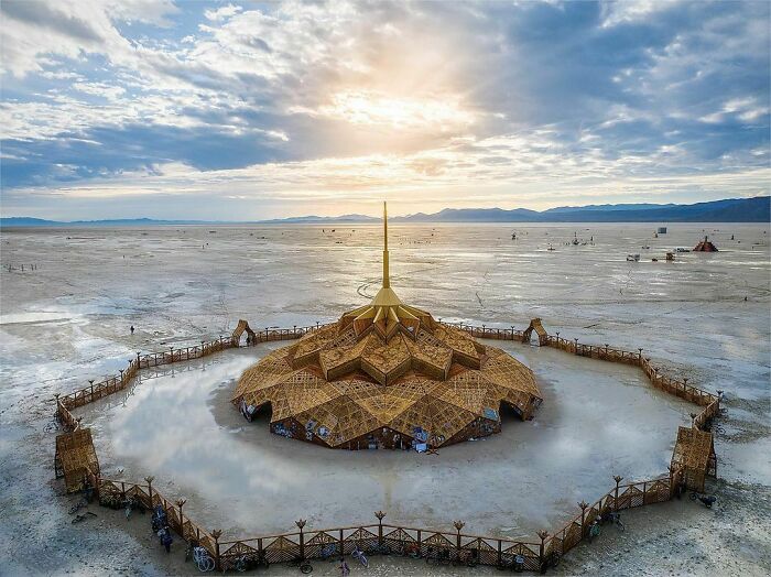 “It Was Pure Hell”: People Share Distressing Photos Of How Legendary Burning Man Turned Into A Fiasco “It Was Pure Hell”: People Share Distressing Photos Of How Legendary Burning Man Turned Into A Fiasco
