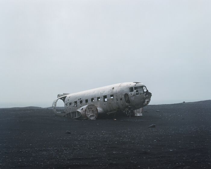 A picture of an abandoned plane