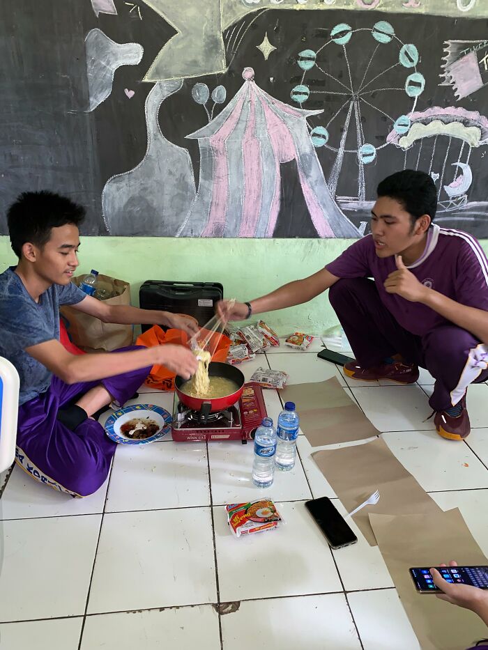 Y'all Be Out There Studying And I Be Cookin' Noodles Here