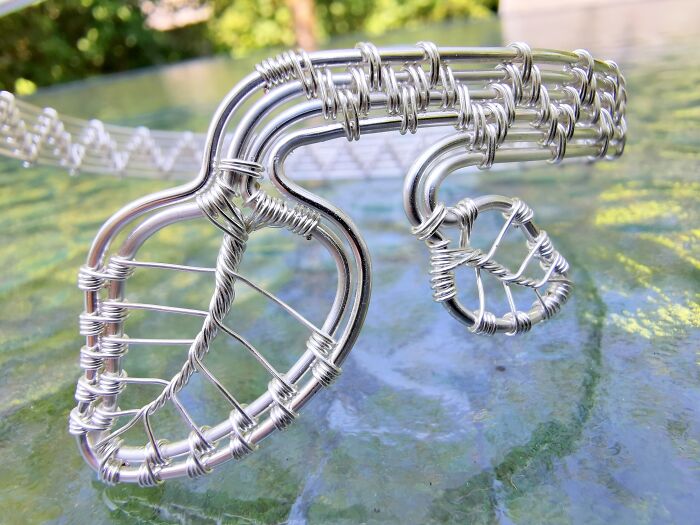 I Used Ten Meters Of Wire For This Elven Armlet (7 Pics)