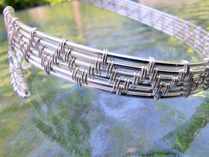 I Used Ten Meters Of Wire For This Elven Armlet (7 Pics)