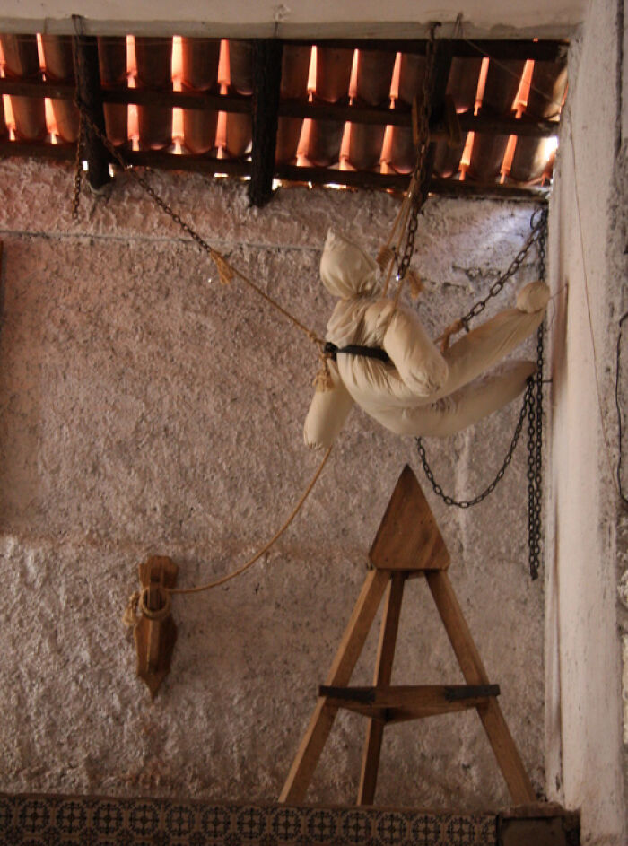 Judas Cradle with dummy hanging