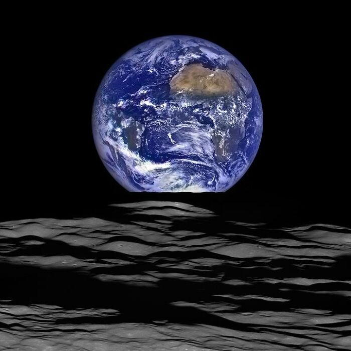 This Looks So Unrealistic But This View Of Earth And Moon Is Actually Real And Captured By Nasa's Lunar Reconnaissance Orbiter