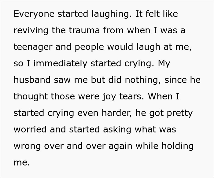 Bride Sobs After “Degrading” Pictures Get Shown At Wedding, Walks Out After Mom’s Speech Bride Sobs After “Degrading” Pictures Get Shown At Wedding, Walks Out After Mom’s Speech