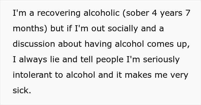 Bride Wants To Keep The Reasoning Behind Alcohol-Free Wedding Secret, Friends Put Her Under Fire Bride Wants To Keep The Reasoning Behind Alcohol-Free Wedding Secret, Friends Put Her Under Fire