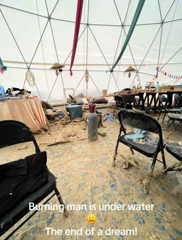 “It Was Pure Hell”: People Share Distressing Photos Of How Legendary Burning Man Turned Into A Fiasco “It Was Pure Hell”: People Share Distressing Photos Of How Legendary Burning Man Turned Into A Fiasco