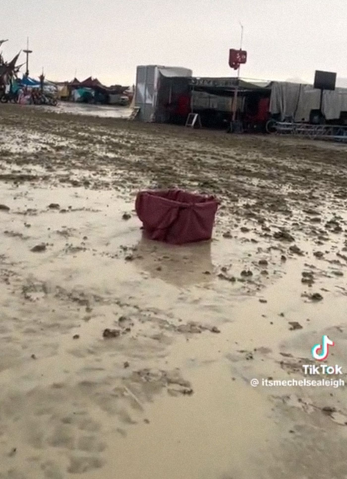 “It Was Pure Hell”: People Share Distressing Photos Of How Legendary Burning Man Turned Into A Fiasco “It Was Pure Hell”: People Share Distressing Photos Of How Legendary Burning Man Turned Into A Fiasco