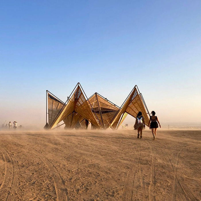 “It Was Pure Hell”: People Share Distressing Photos Of How Legendary Burning Man Turned Into A Fiasco “It Was Pure Hell”: People Share Distressing Photos Of How Legendary Burning Man Turned Into A Fiasco