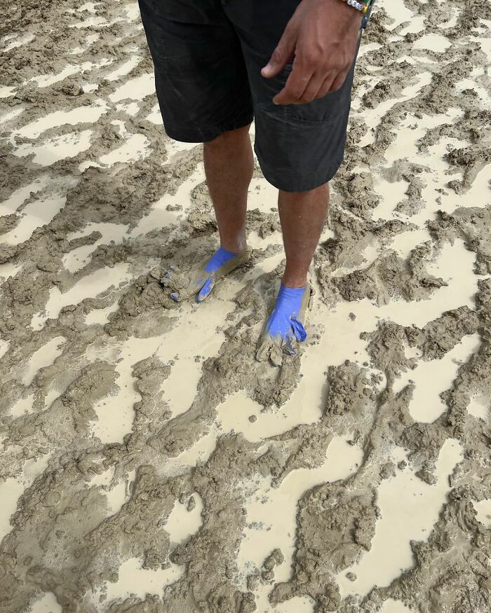 “It Was Pure Hell”: People Share Distressing Photos Of How Legendary Burning Man Turned Into A Fiasco “It Was Pure Hell”: People Share Distressing Photos Of How Legendary Burning Man Turned Into A Fiasco