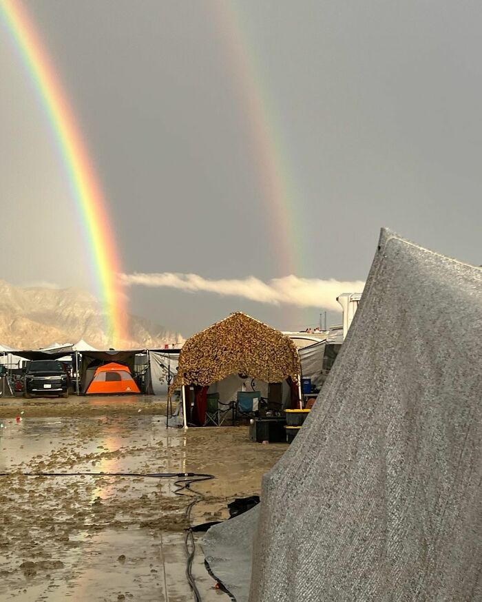 “It Was Pure Hell”: People Share Distressing Photos Of How Legendary Burning Man Turned Into A Fiasco “It Was Pure Hell”: People Share Distressing Photos Of How Legendary Burning Man Turned Into A Fiasco